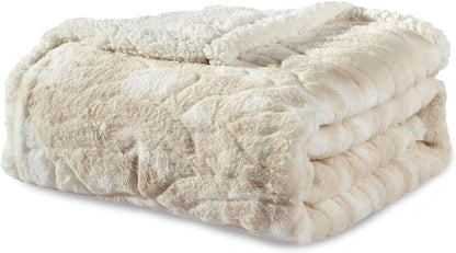 Elegant Comfort Ultra Soft Reversible Flannel Sherpa Blanket - Cozy Silky Fleece Throw for Couch, Bed - Plush Fuzzy Warm Winter Blanket for Gift, King, Coral