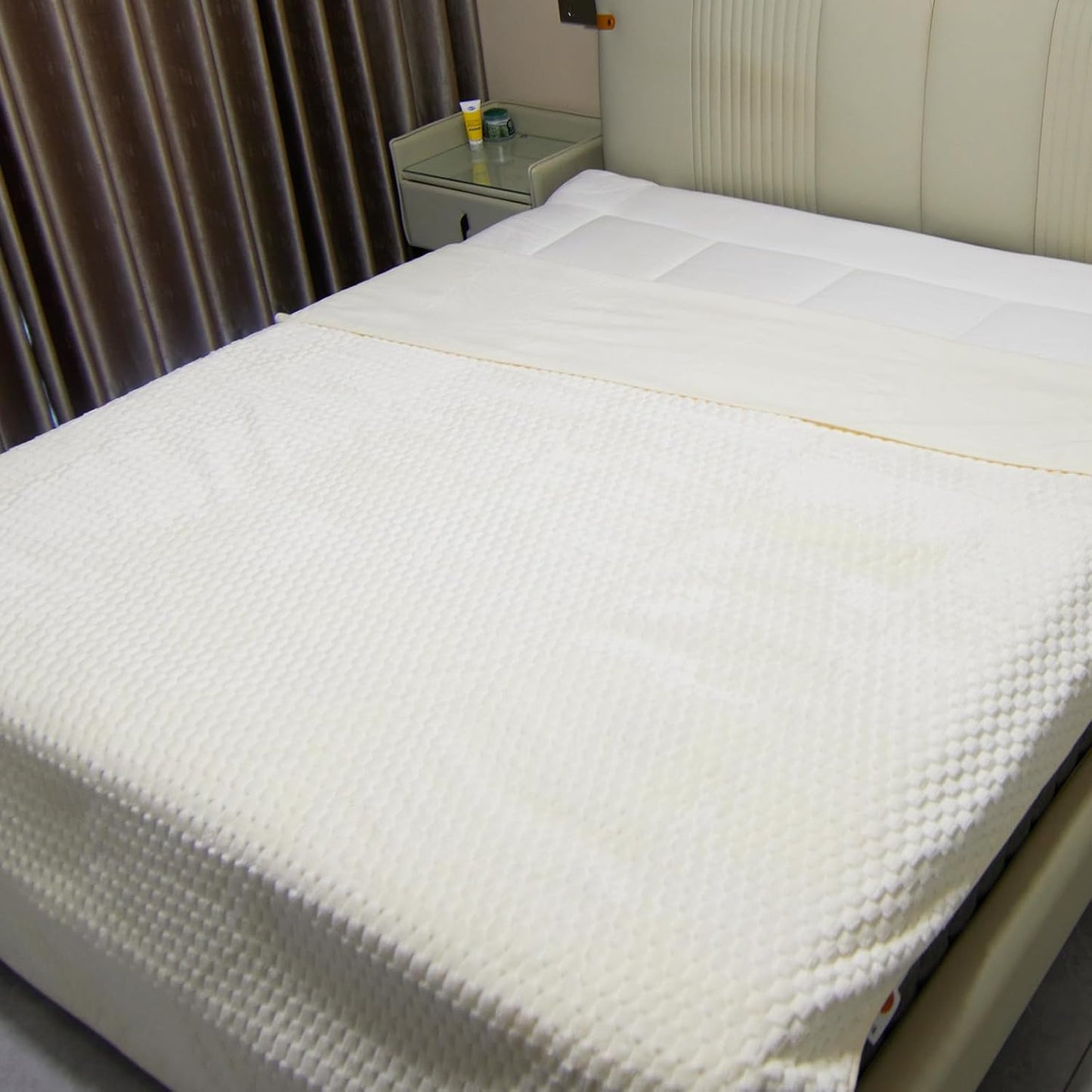 Water Resistant Blanket for Bed Couch Sofa, 60"x80" Reversible & Washable Microfiber Blanket, Queen Size Waterproof Throw, Pet Friendly & Leakproof (Peachy Pink/Peach Cream)