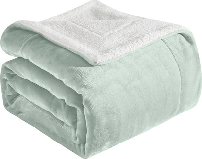 Elegant Comfort Ultra Soft Reversible Flannel Sherpa Blanket - Cozy Silky Fleece Throw for Couch, Bed - Plush Fuzzy Warm Winter Blanket for Gift, King, Coral