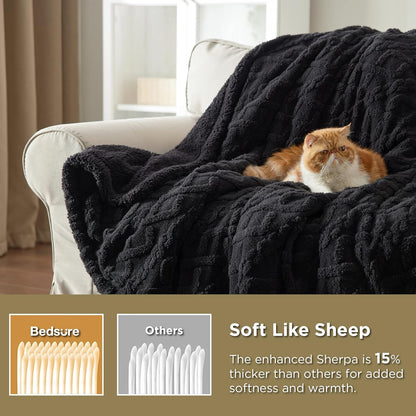 Bedsure Gentlesoft Sherpa King Size Blanket for Bed- Fleece Fluffy & Cozy Cable Jacquard Tufted for Women Gift, Thick and Warm Christmas Blanket for Winter, Black, 108x90 Inches