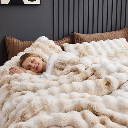 Wonderful 3 Pieces Fluffy Faux Rabbit Fur Bubble Comforter Set King Size, Tie-Dyeing Beige Plush Fuzzy Bedding Set, Warm Soft Bubble Comforter Bedding Set for Winter