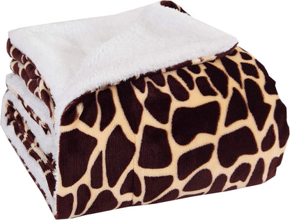 Elegant Comfort Ultra Soft Reversible Flannel Sherpa Blanket - Cozy Silky Fleece Throw for Couch, Bed - Plush Fuzzy Warm Winter Blanket for Gift, King, Coral