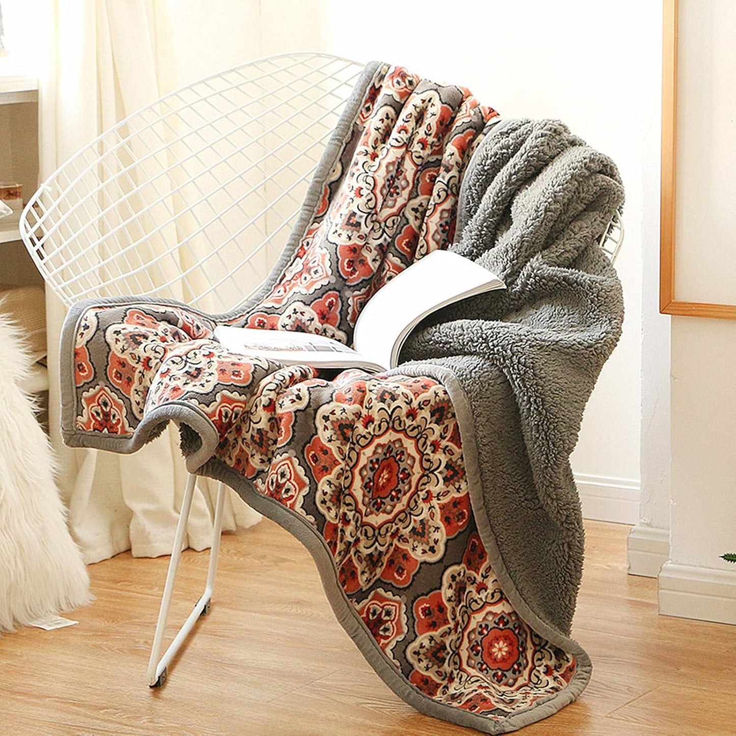 UKELER Sherpa Bed Blanket 80 × 90 inch, Ultra Soft Queen Size Throw Blanket for All Season, 470 GSM Cozy Plush Striped Fleece Blankets for Bedroom Living Room Dorm Hostel Sofa Camping, Camel