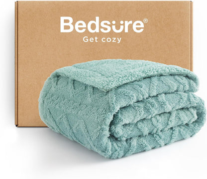 Bedsure Gentlesoft Sherpa King Size Blanket for Bed- Fleece Fluffy & Cozy Cable Jacquard Tufted for Women Gift, Thick and Warm Christmas Blanket for Winter, Purple, 108x90 Inches