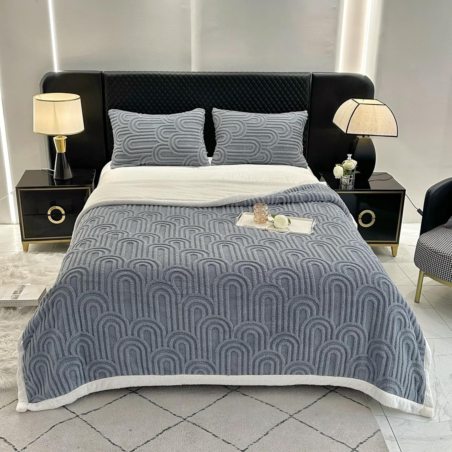 UKELER Sherpa Bed Blanket 80 × 90 inch, Ultra Soft Queen Size Throw Blanket for All Season, 470 GSM Cozy Plush Striped Fleece Blankets for Bedroom Living Room Dorm Hostel Sofa Camping, Camel