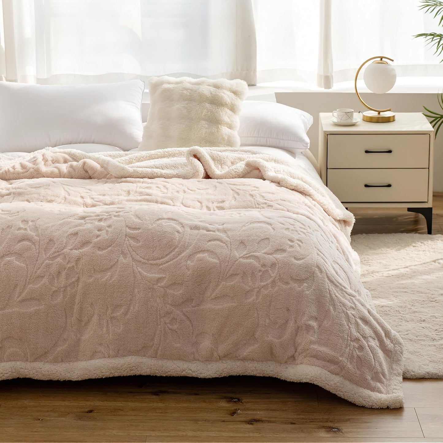 UKELER Sherpa Fleece Blanket 60 × 80 inch, Ultra Soft Twin Size Throw Blanket for All Season, Cozy Plush Floral Throw Blanket for Bed Couch Sofa Office Camping, Off-White