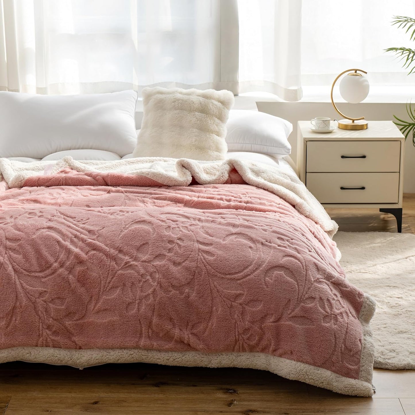 UKELER Sherpa Fleece Blanket 60 × 80 inch, Ultra Soft Twin Size Throw Blanket for All Season, Cozy Plush Floral Throw Blanket for Bed Couch Sofa Office Camping, Off-White