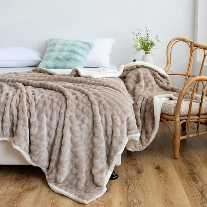 UKELER Sherpa Throw Blanket 60 × 80 inch- Cute 3D Bubble Design Soft Plush Fleece Blanket for Bed Couch Sofa Office Camping, 540 GSM, Coral Pink