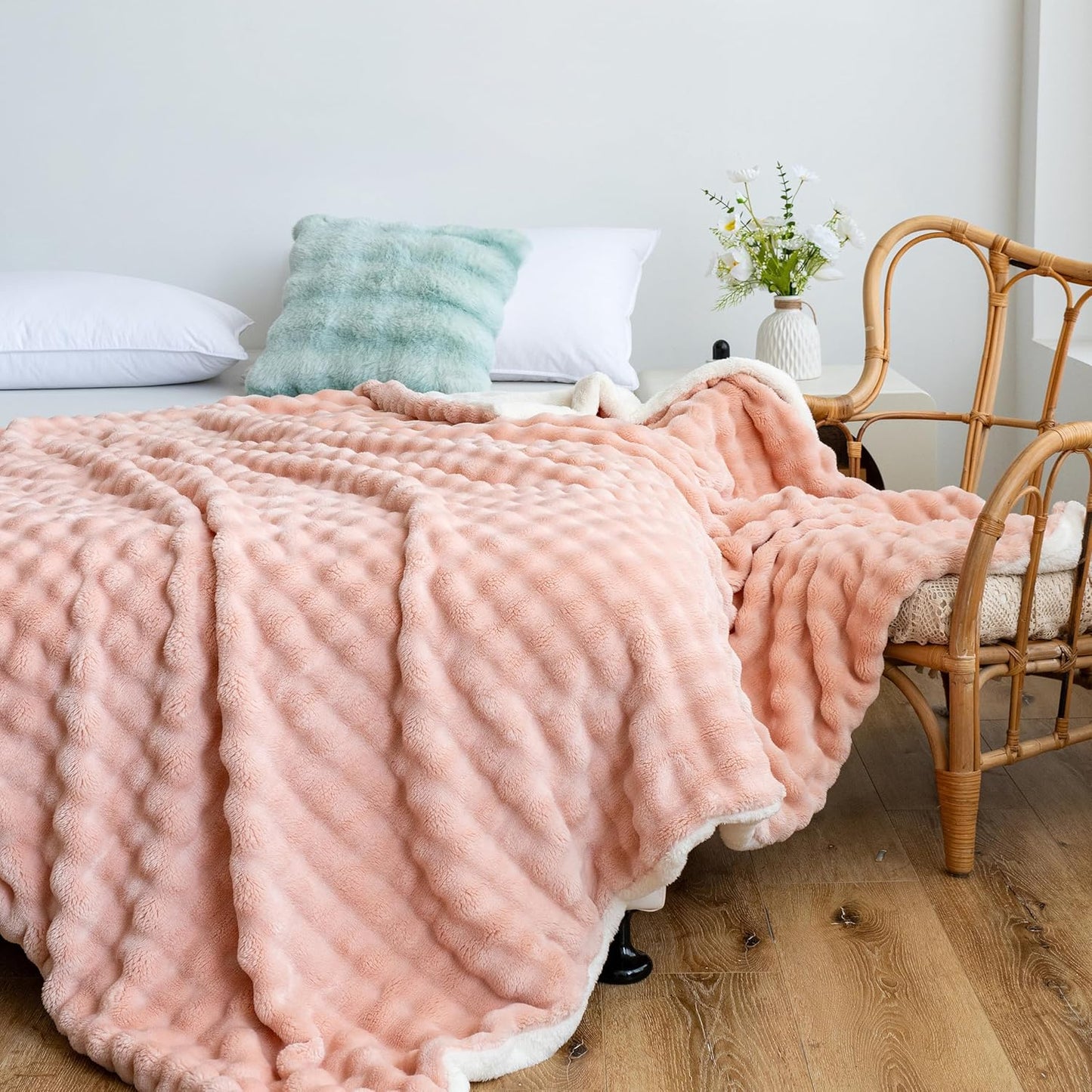 UKELER Sherpa Throw Blanket 60 × 80 inch- Cute 3D Bubble Design Soft Plush Fleece Blanket for Bed Couch Sofa Office Camping, 540 GSM, Coral Pink