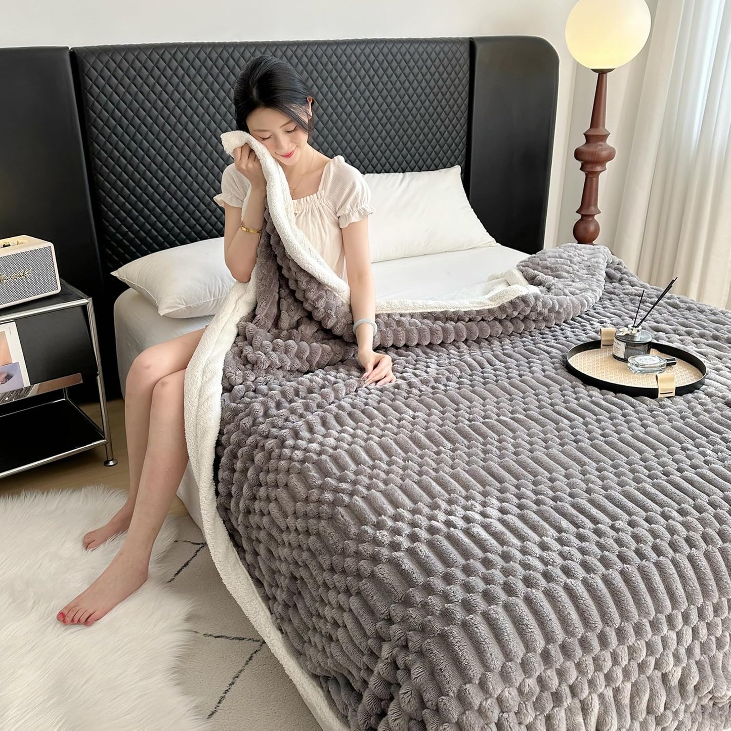 UKELER Sherpa Bed Blanket 80 × 90 inch, Ultra Soft Queen Size Throw Blanket for All Season, 470 GSM Cozy Plush Striped Fleece Blankets for Bedroom Living Room Dorm Hostel Sofa Camping, Camel